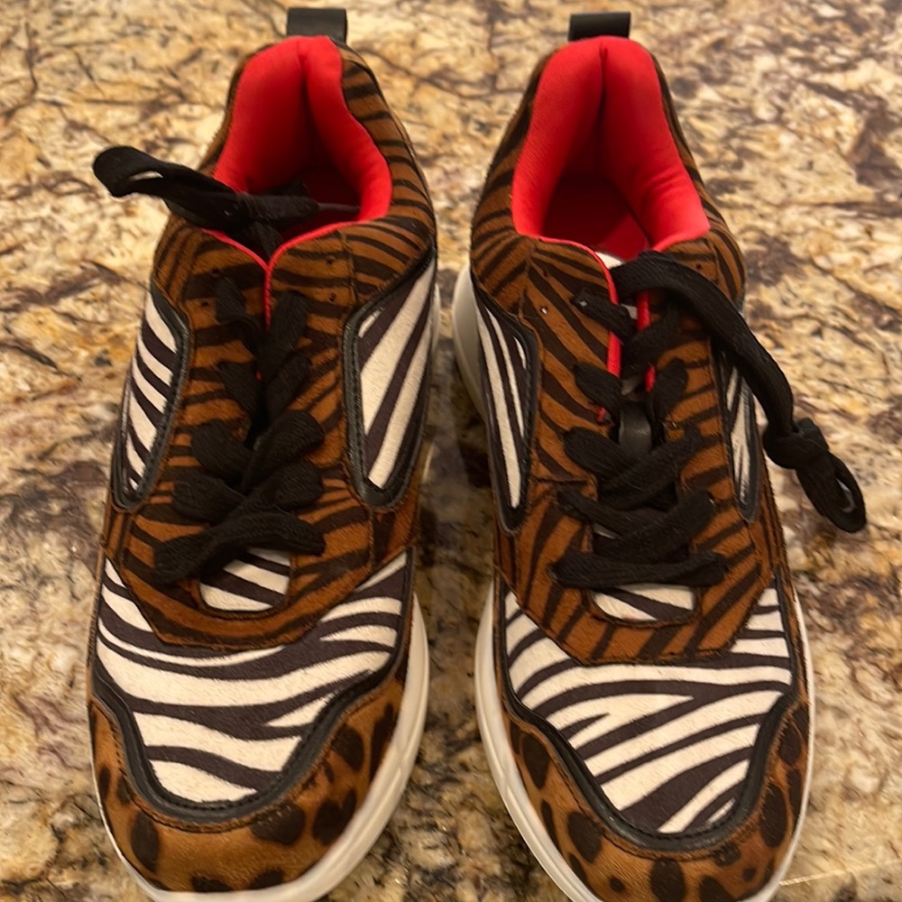 Animal stripe low rise sneakers